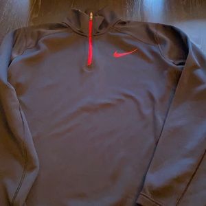 Men’s medium nike pull over